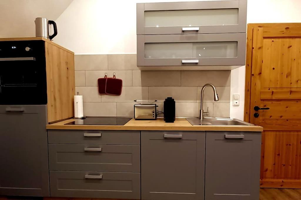 Kleine, Gemuetliche Dachgeschosswohnung Laudenbach  Экстерьер фото