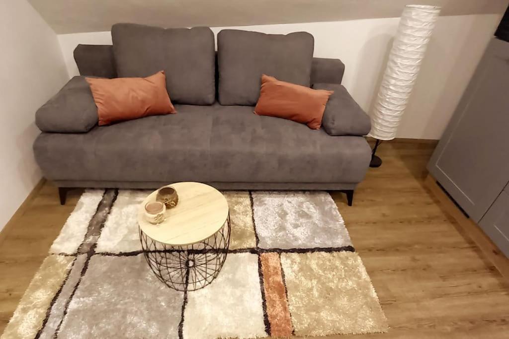 Kleine, Gemuetliche Dachgeschosswohnung Laudenbach  Экстерьер фото