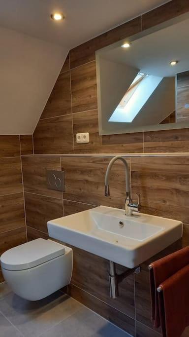 Kleine, Gemuetliche Dachgeschosswohnung Laudenbach  Экстерьер фото