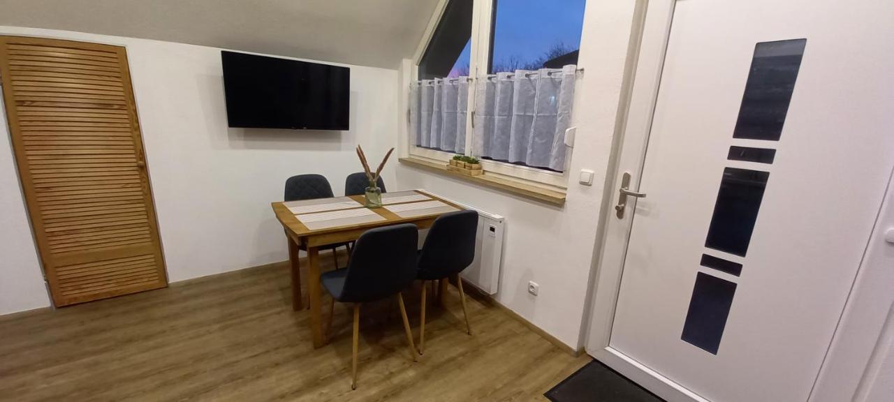 Kleine, Gemuetliche Dachgeschosswohnung Laudenbach  Экстерьер фото